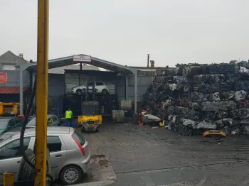 Besoin d'un épaviste pour enlever votre épave vers un centre VHU agrée ?